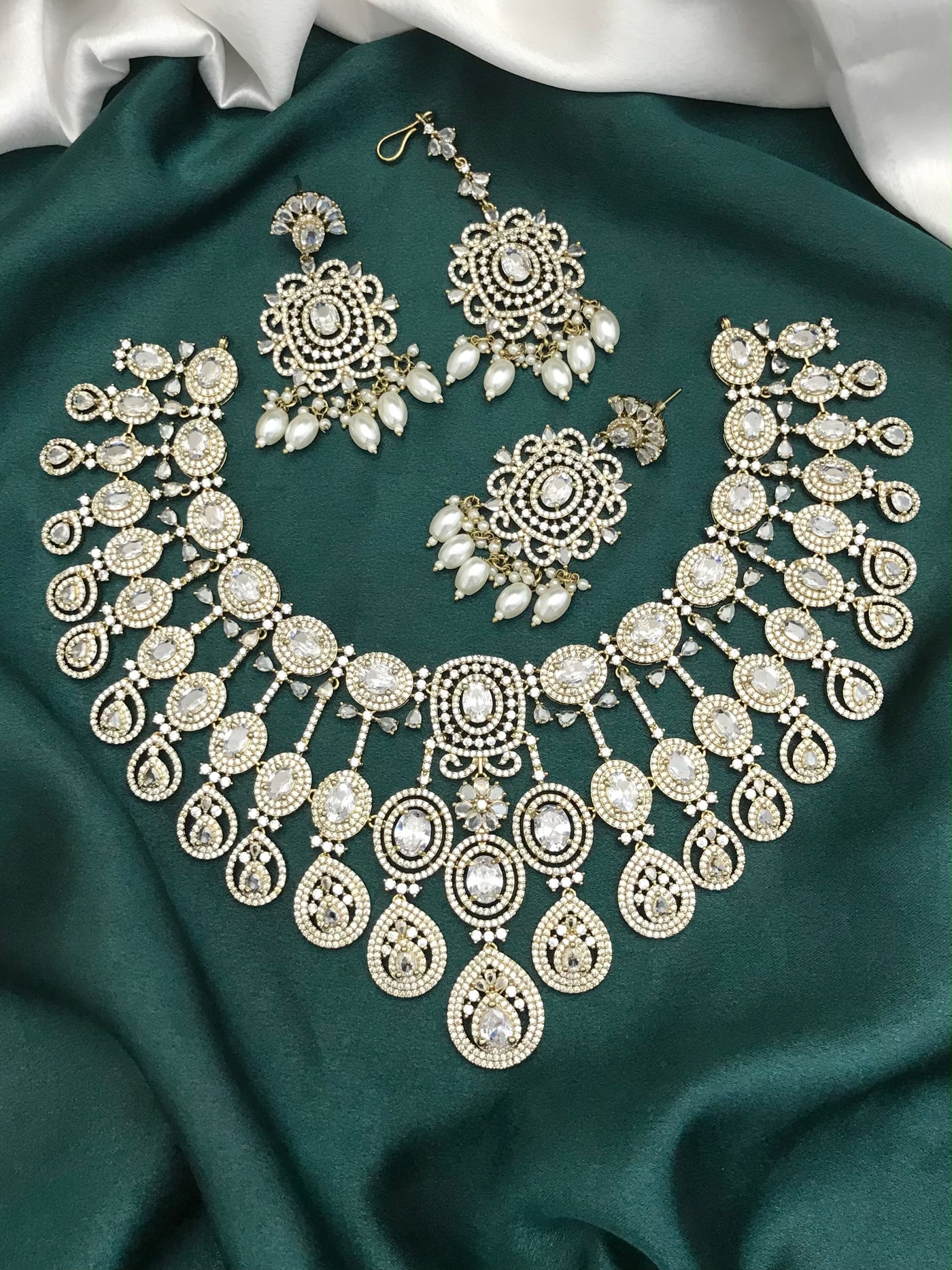 Victorian Polish with AD Stones Bridal Neck Set