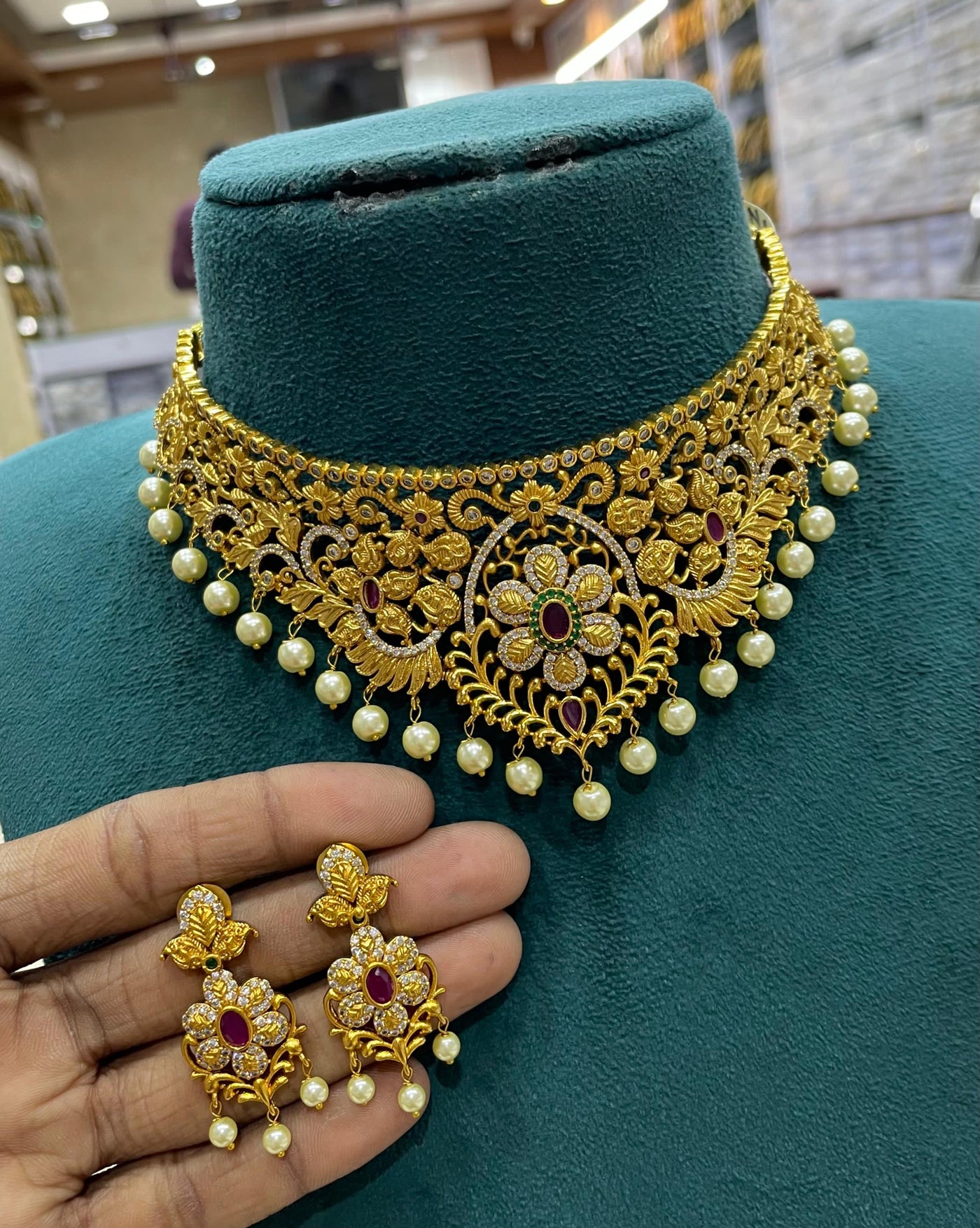 Nakshi work with Kempu Stones Choker
