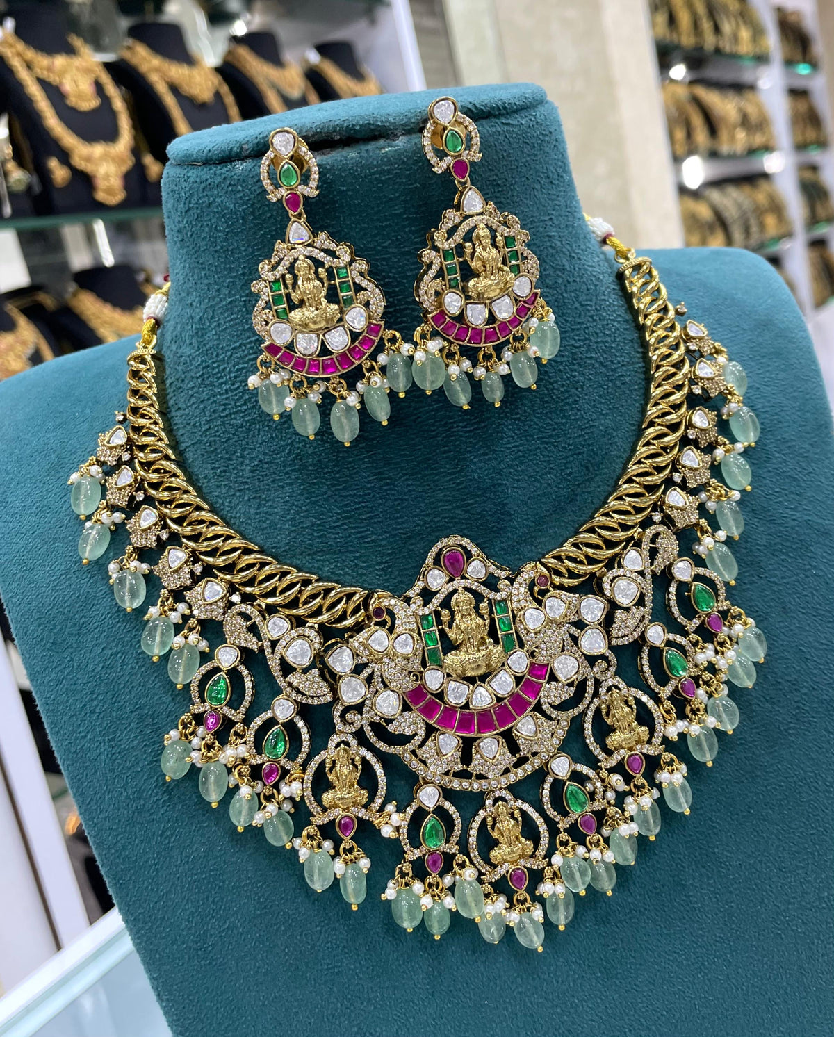 Mossianite with Kundan Stones Bridal Neckset