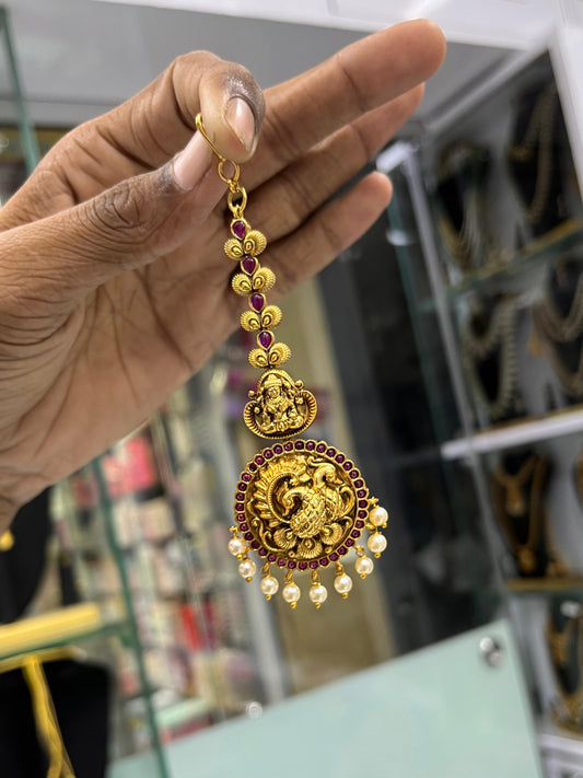 Nakshi work with Kempu Stones Tikka