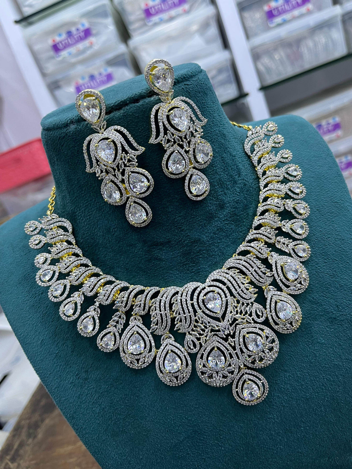 American Diamond Stones Bridal Neck Set