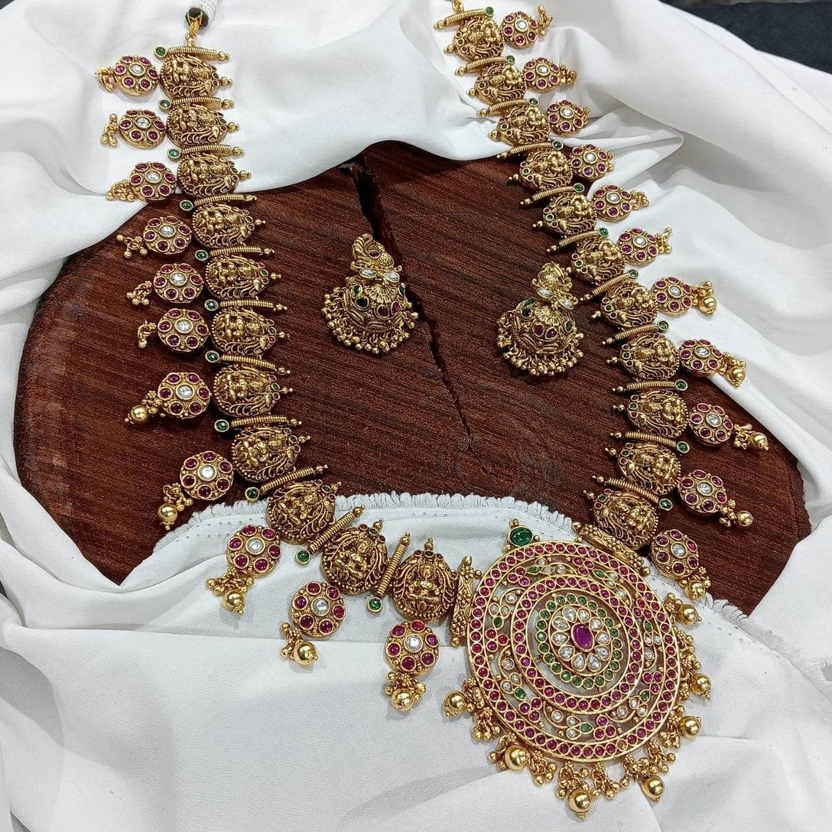 Nagasi Work with Kempu Stones Bridal Haram