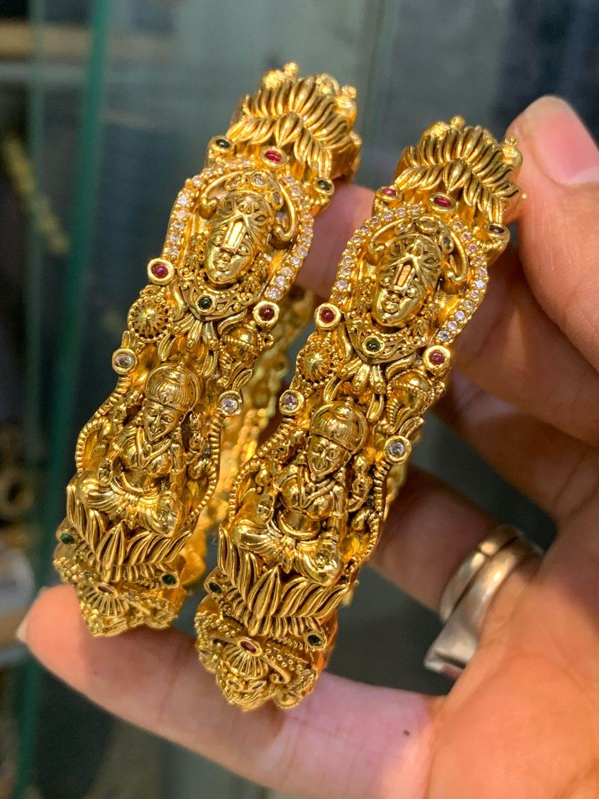 Premium Matt with Kempu Stone openable Bangles