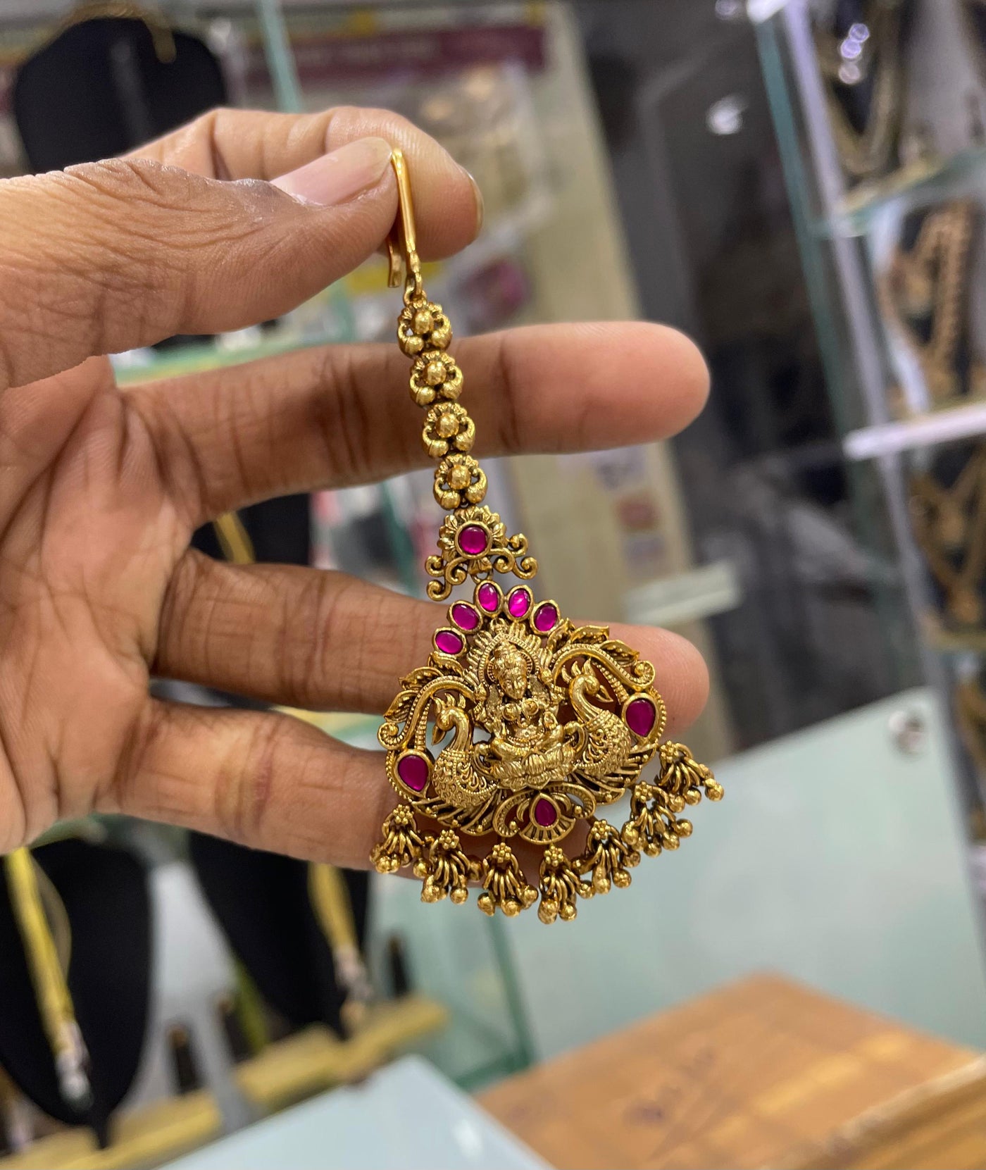 Premium Matt with Kempu Stones Tikka